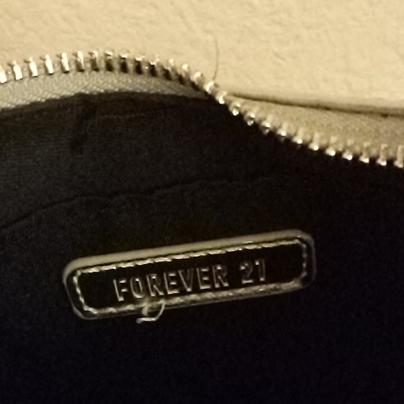 Purse - Picture 3 of 3